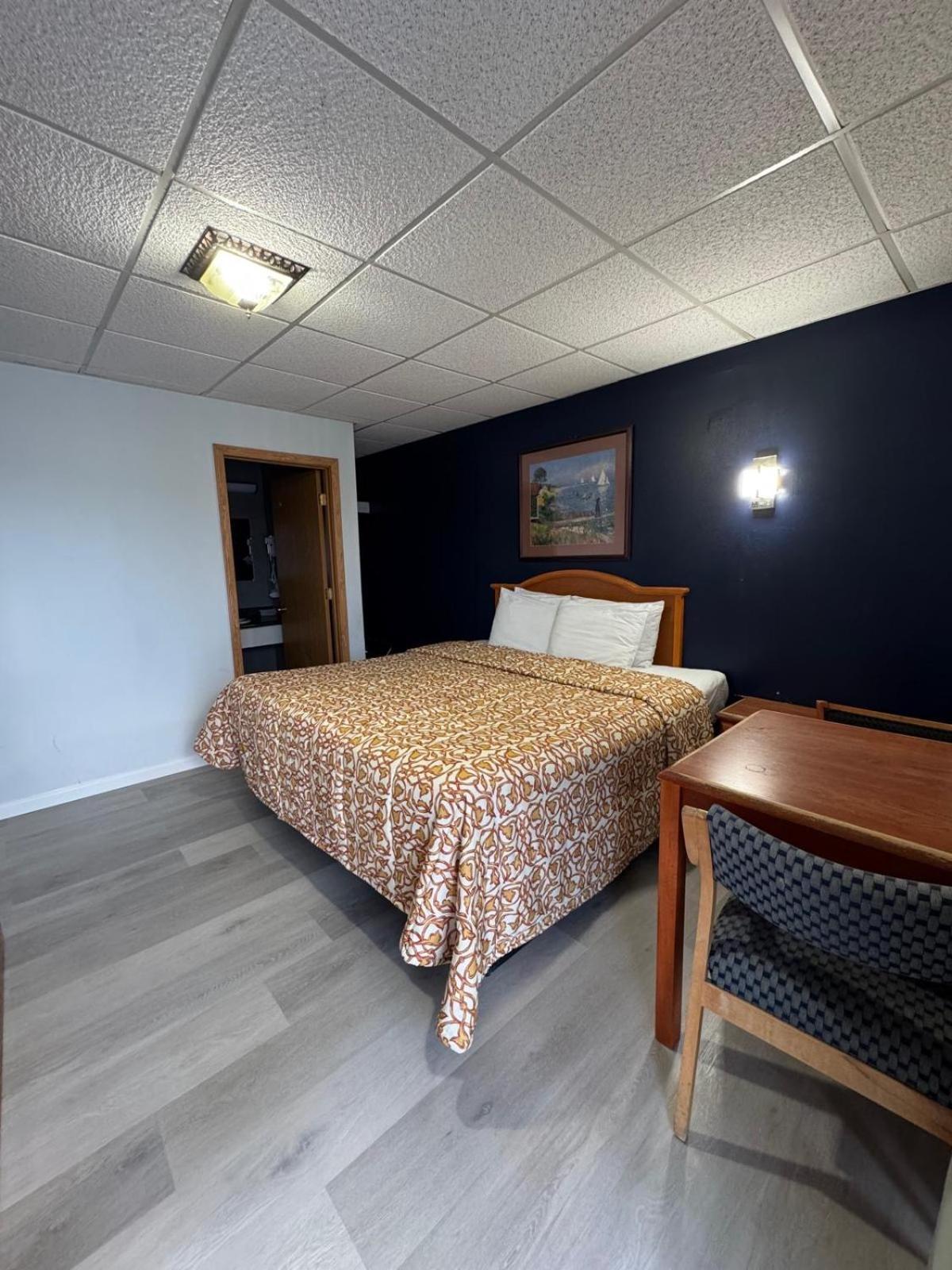 Sleep-Ees Inn, Saginaw & Frankenmuth Exterior photo